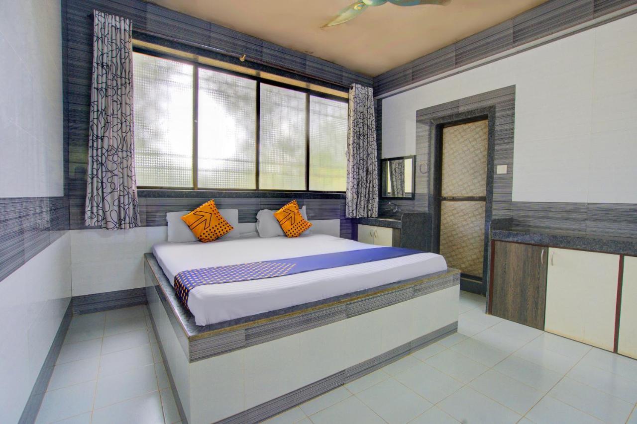Spot On 63917 Hotel Dolphin Garden Kolad Bagian luar foto
