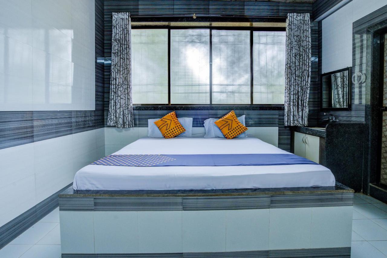 Spot On 63917 Hotel Dolphin Garden Kolad Bagian luar foto